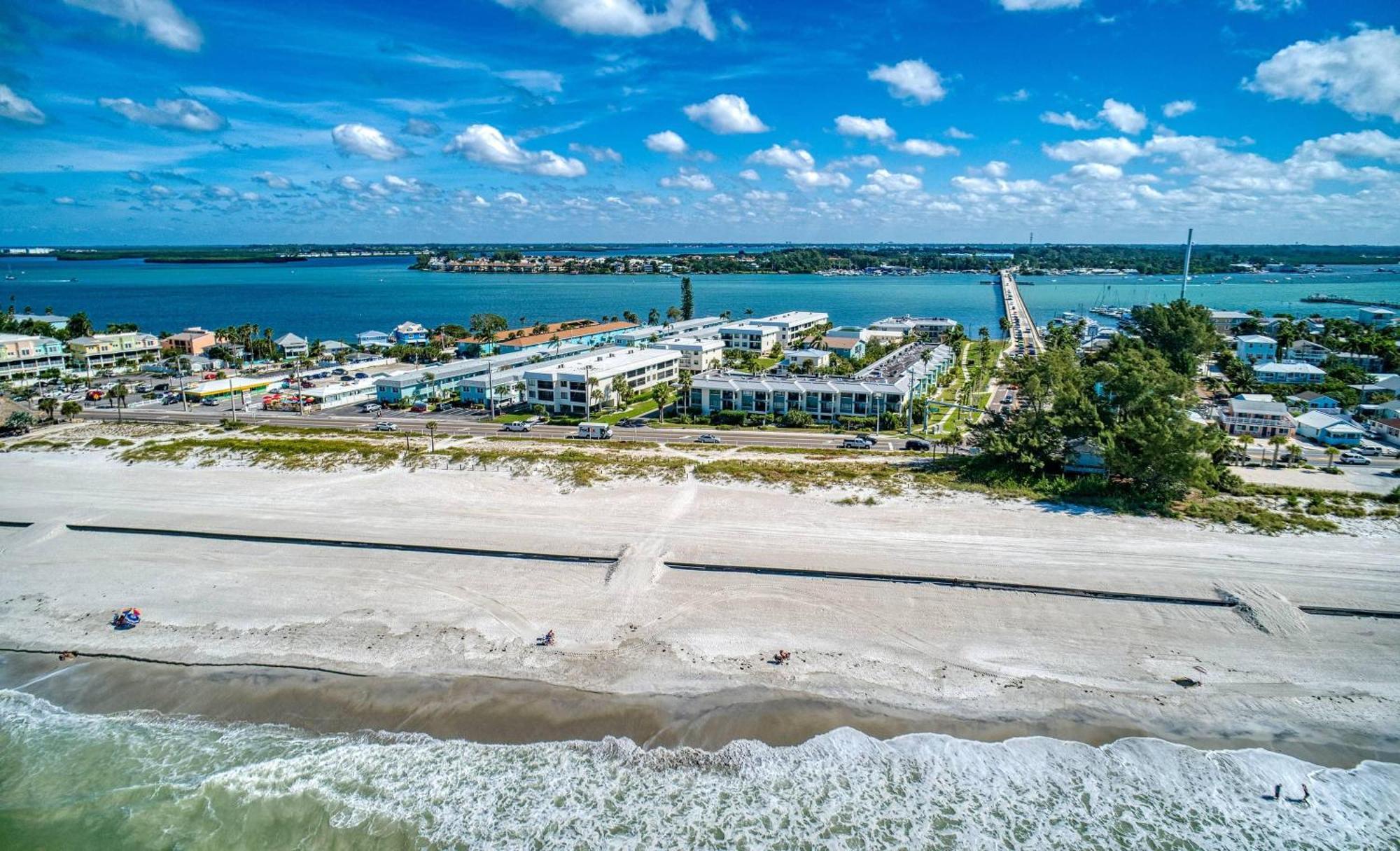 Anna Maria Island Beach Palace Bradenton Beach Extérieur photo